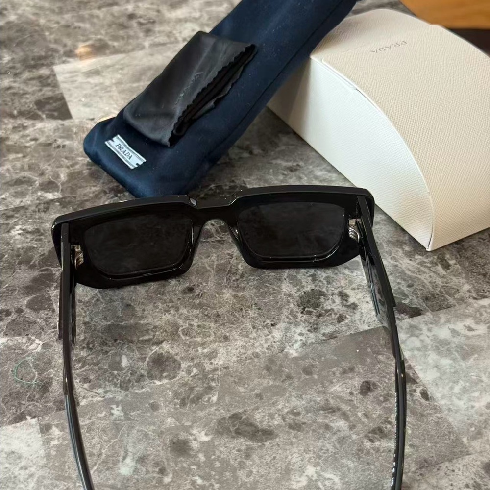 Prada Matte Black Rectangular Sunglasses with Dar… - image 4
